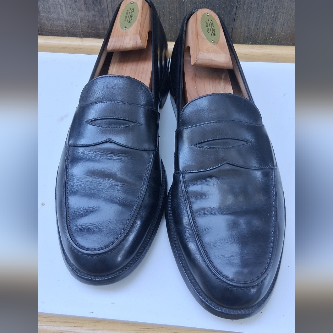 Elegant Black Leather Loafers